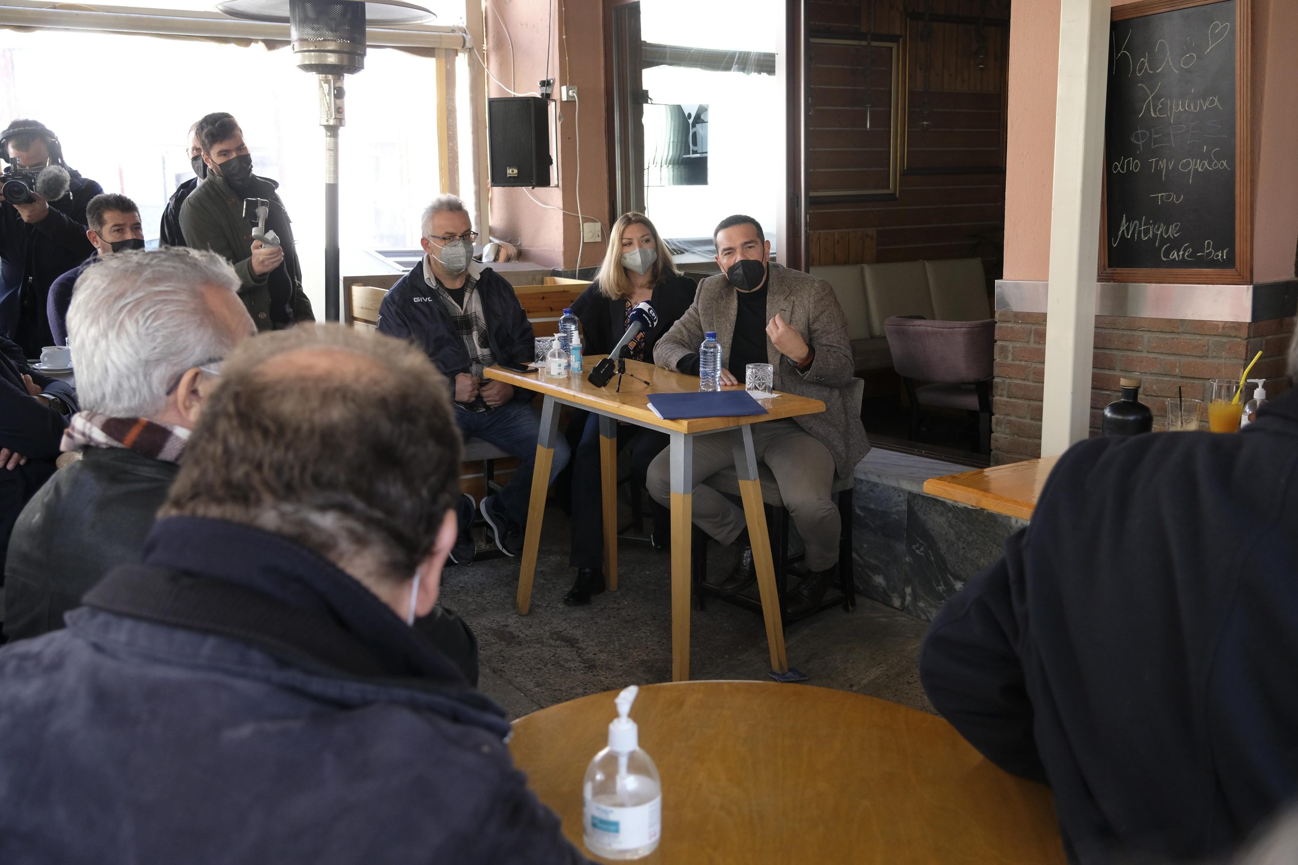 Τσίπρας: Τα νοικοκυριά ζουν το σύνδρομο της 3ης εβδομάδας, τελειώνουν τα χρήματα