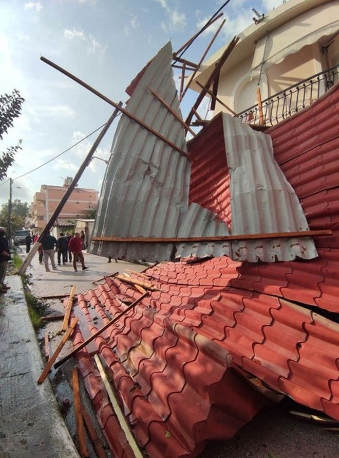 Ζάκυνθος: Μεγάλες ζημιές προκάλεσε ανεμοστρόβιλος - Ξηλώθηκε σκέπαστρο σχολείου