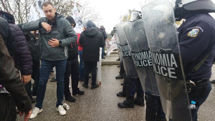 Κοζάνη: Άγριο ξύλο και δακρυγόνα πριν την επίσκεψη Μητσοτάκη (Βίντεο)