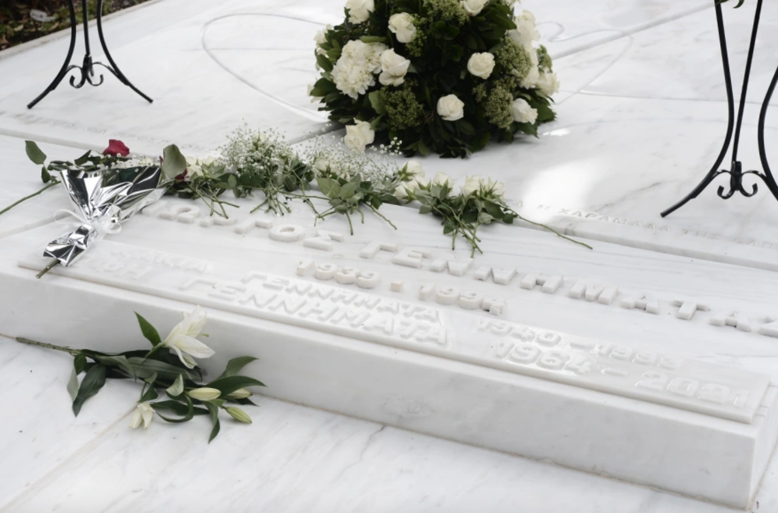 Φώφη Γεννηματά: Πλήθος κόσμου για το 40ήμερο μνημόσυνο στο Α' Νεκροταφείο Αθηνών