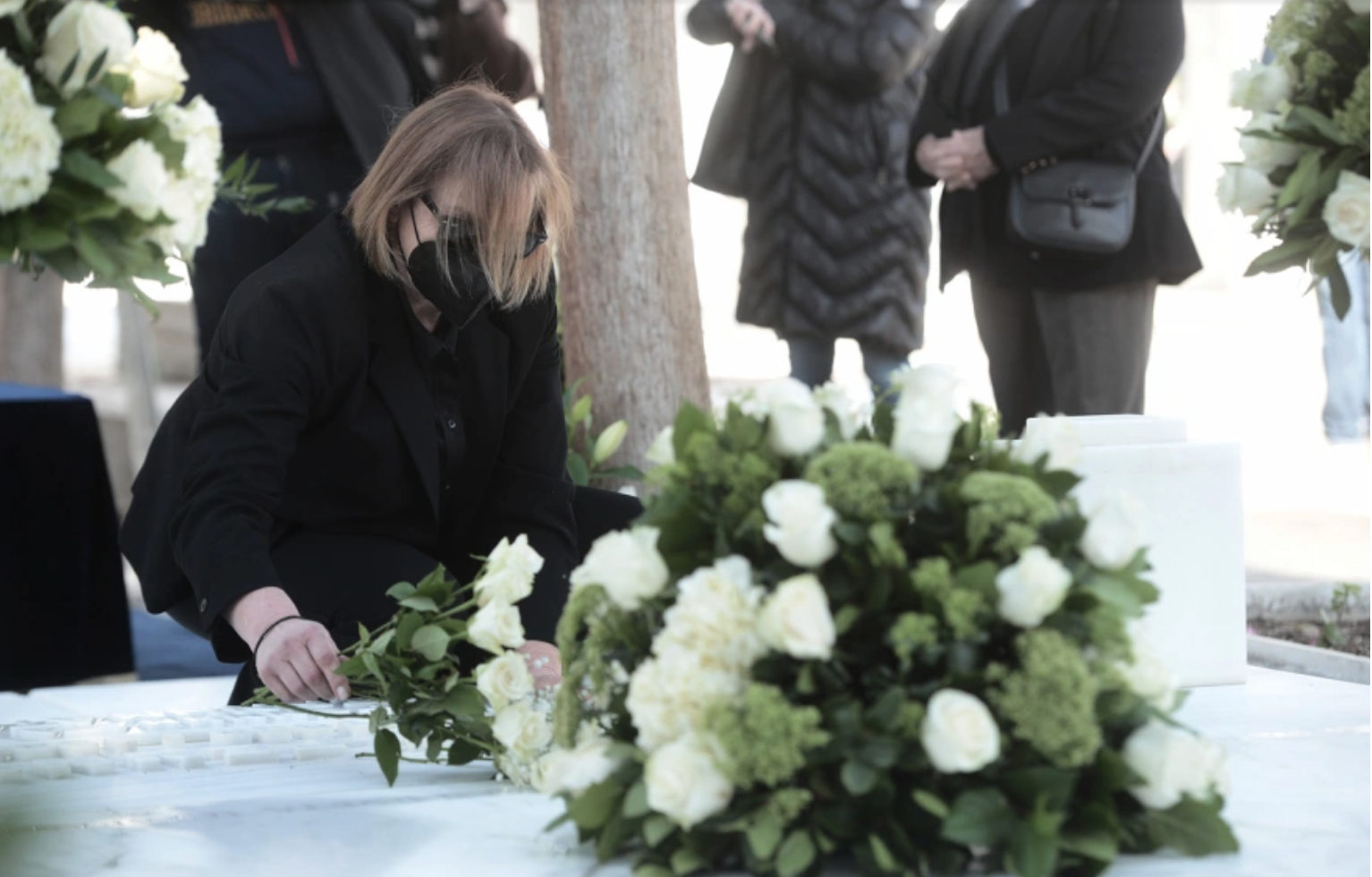 Φώφη Γεννηματά: Πλήθος κόσμου για το 40ήμερο μνημόσυνο στο Α' Νεκροταφείο Αθηνών