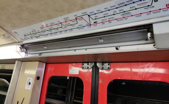 ΣΤΑΣΥ: Βανδαλισμοί σε συρμούς του ΗΣΑΠ ενώ είχαν μέσα επιβάτες (Βίντεο)