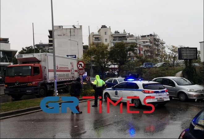 Θεσσαλονίκη: Νεκρή η ποδηλάτισσα που παρασύρθηκε από φορτηγό