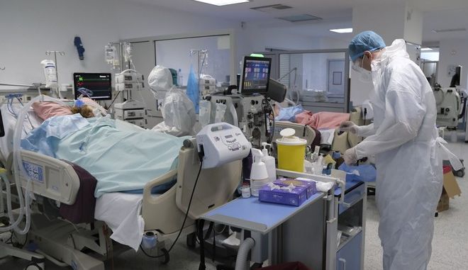 Κορωνοϊός: Συναγερμός στη Βόρεια Ελλάδα - Γέμισαν οι ανεμβολίαστοι τις ΜΕΘ