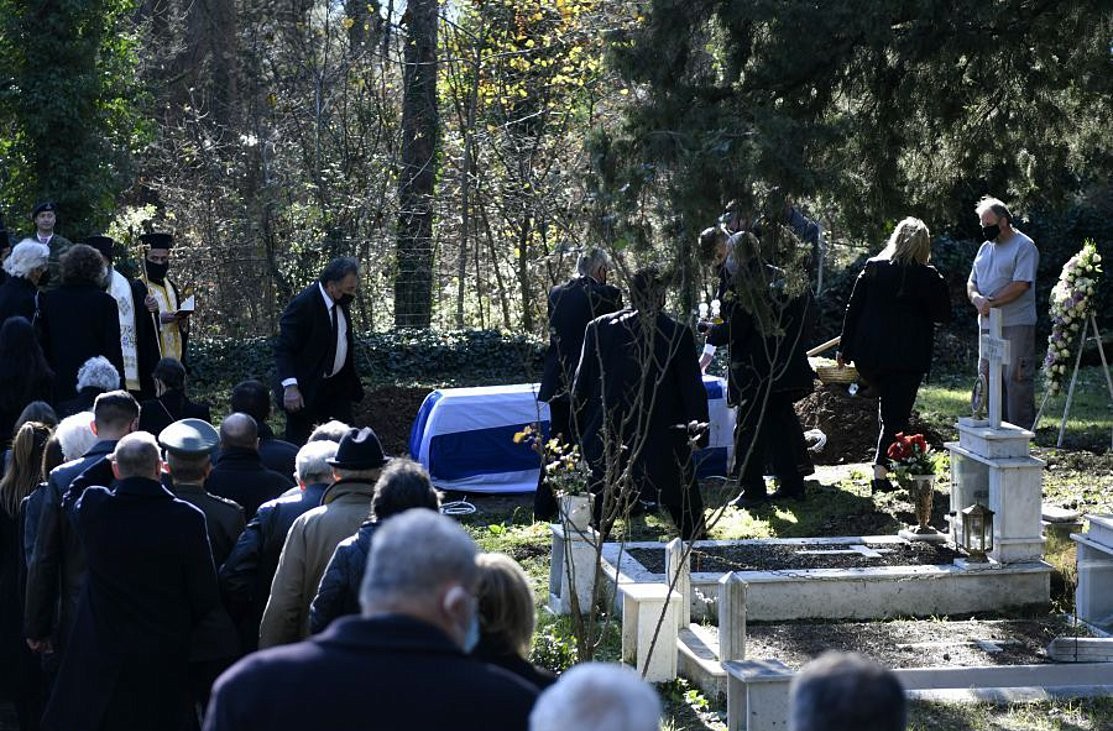 Κάρολος Παπούλιας: Στο Νησί των Ιωαννίνων η σορός του