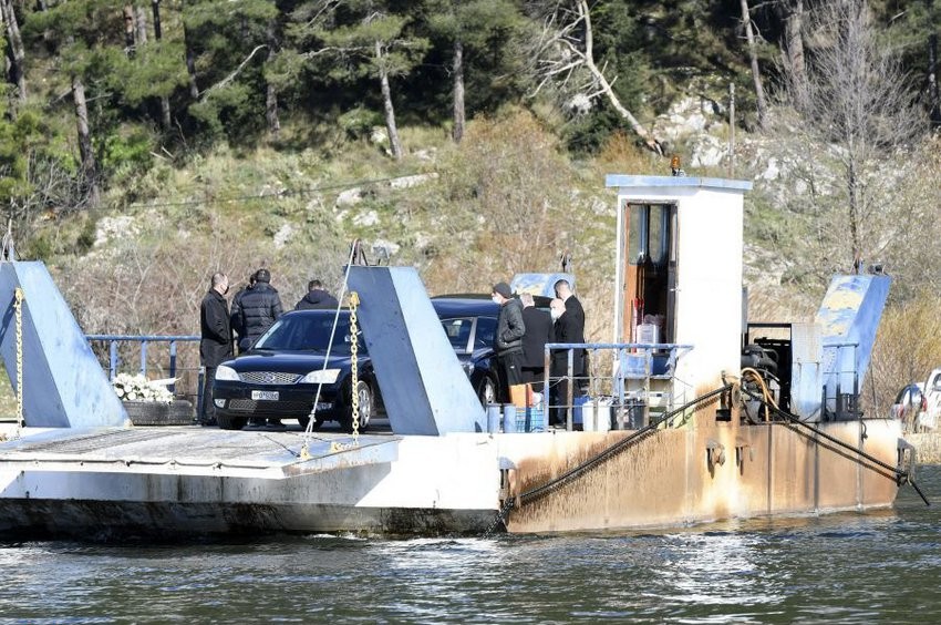 Κάρολος Παπούλιας: Στο Νησί των Ιωαννίνων η σορός του