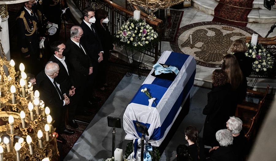 Κάρολος Παπούλιας: Η εξόδιος ακολουθία - Πλήθος κόσμου στο τελευταίο «αντίο»