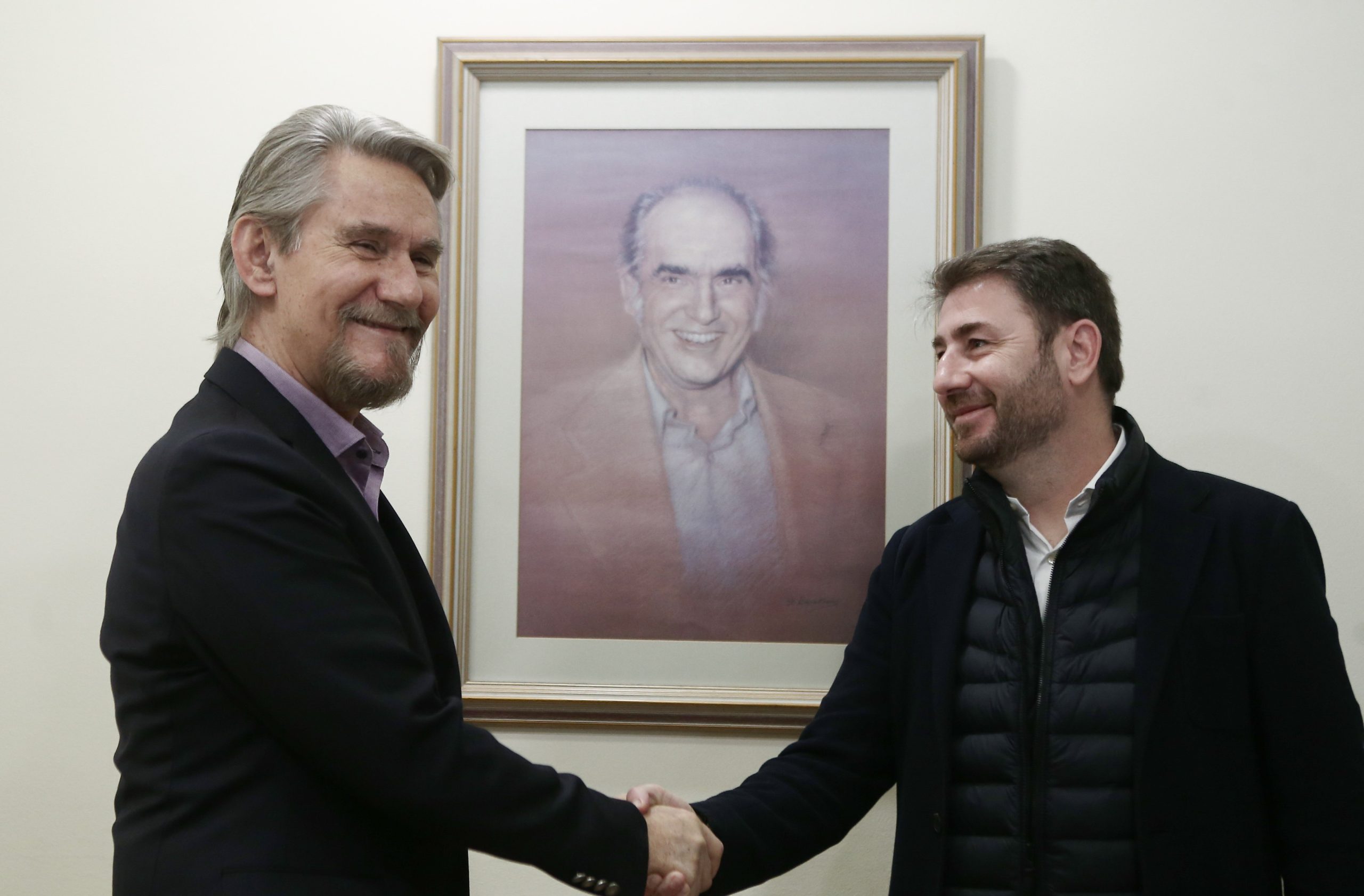 Στα γραφεία του ΠΑΣΟΚ ο Νίκος Ανδρουλάκης