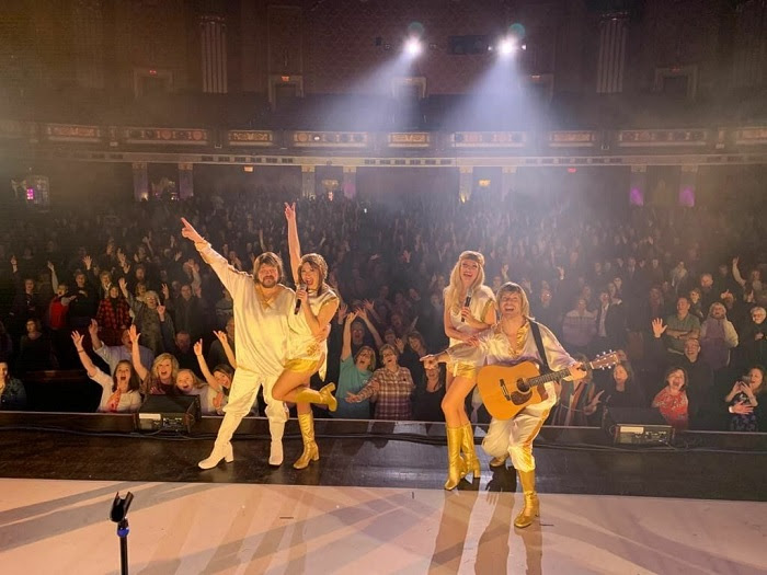 ABBA Mania: Η μοναδική μουσική παράσταση για μια βραδιά στην Αθήνα