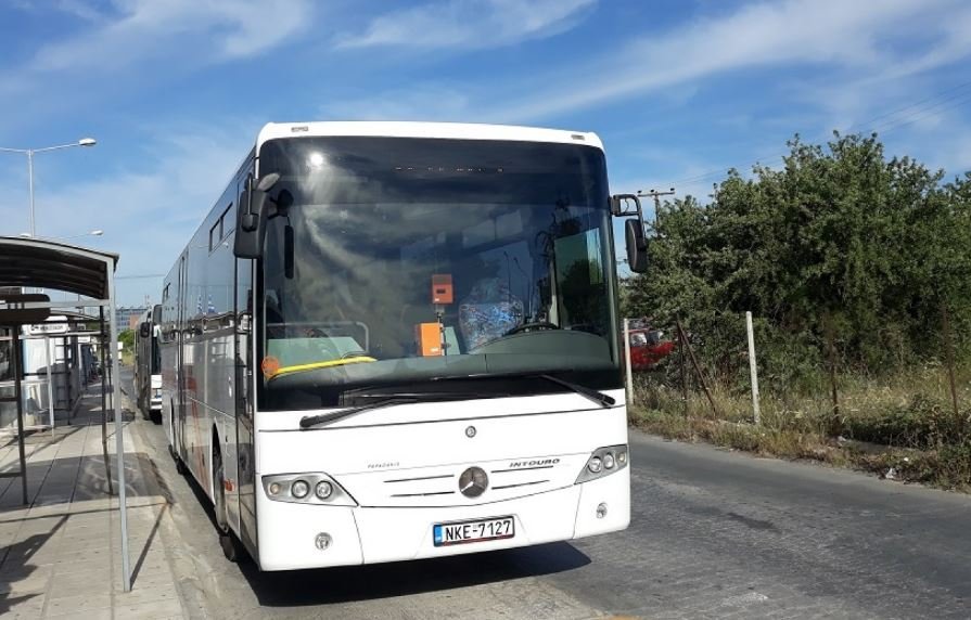 Θεσσαλονίκη: Μαθητές πέταξαν πέτρες σε λεωφορεία του ΚΤΕΛ Χαλκιδικής - Τραυματίστηκε οδηγός