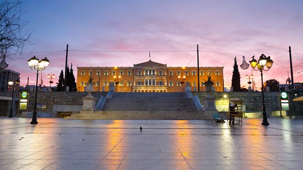 Απορία δεξιού Ψάλτου: Ποιος κυβερνά αυτό τον τόπο;