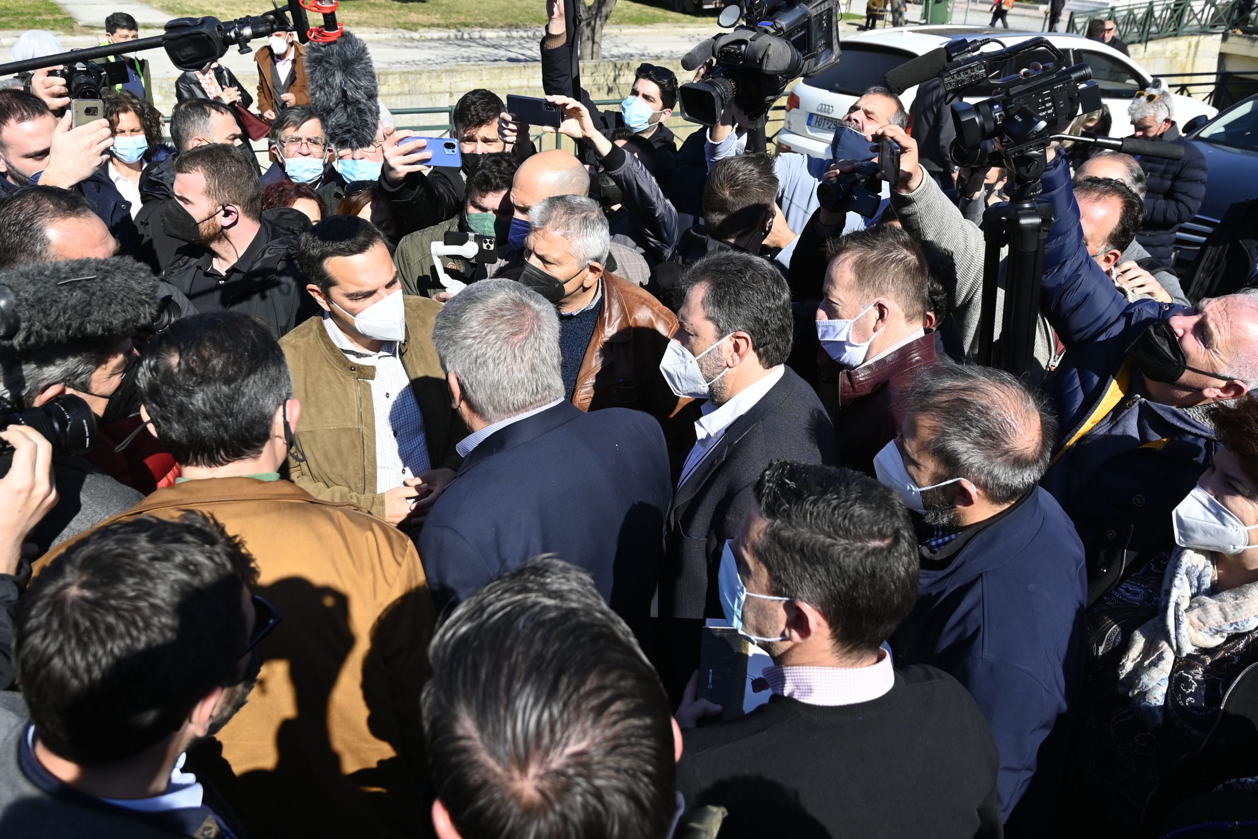 Αλέξης Τσίπρας: «Η δική σας φωνή ταυτίζεται με τη φωνή αγωνίας σε κάθε ελληνικό νοικοκυριό και αυτό η κυβέρνηση θέλει να το αποφύγει»