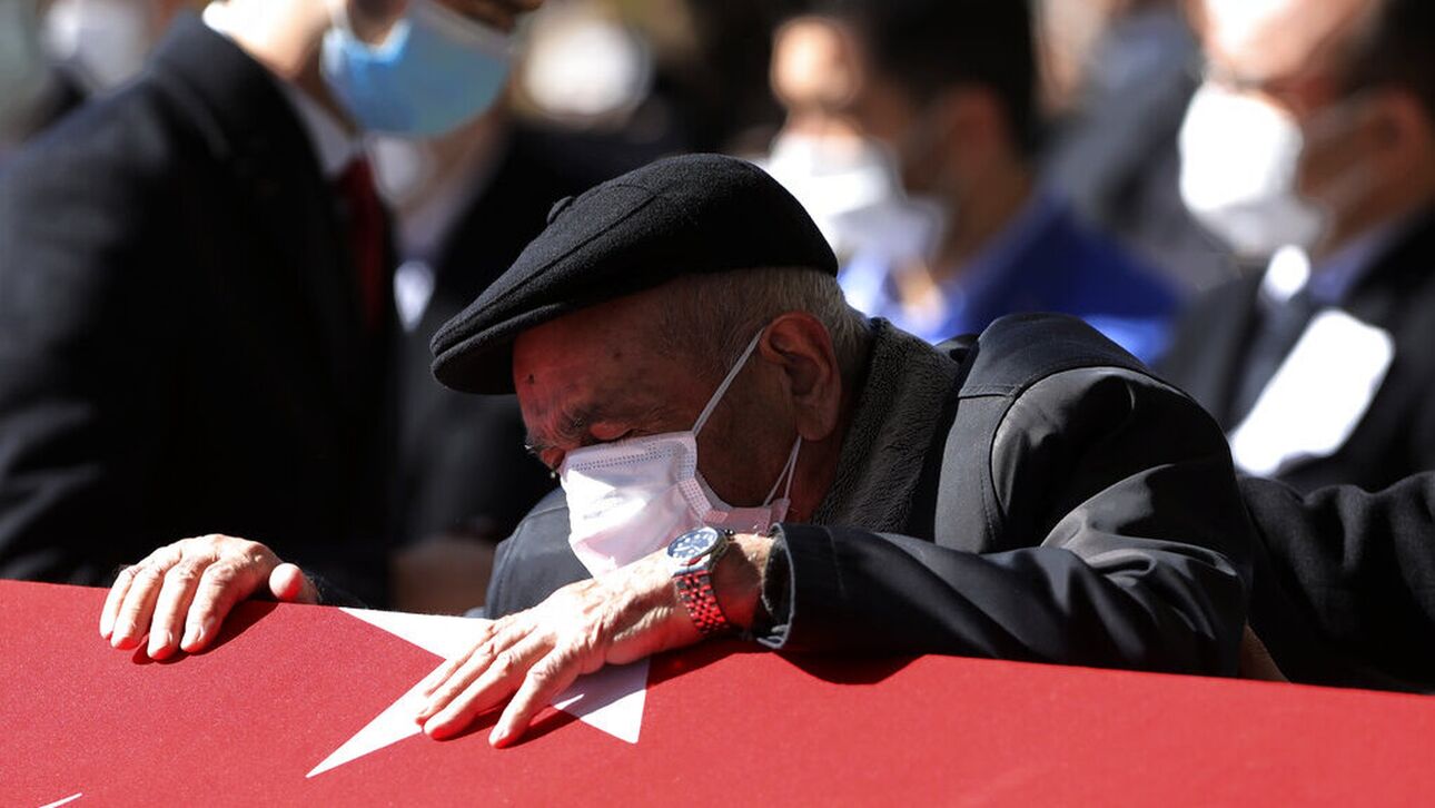 Τουρκία: Εκατοντάδες άνθρωποι στην κηδεία του δημοσιογράφου που δολοφονήθηκε - Ερευνούσε υποθέσεις διαφθοράς