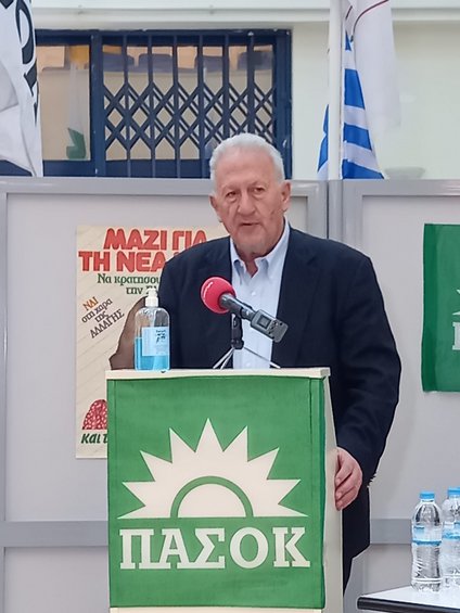Πολιτικό μνημόσυνο για τη Φώφη Γεννηματά παρουσία συνεργατών, φίλων και του συζύγου της