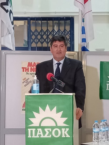 Πολιτικό μνημόσυνο για τη Φώφη Γεννηματά παρουσία συνεργατών, φίλων και του συζύγου της