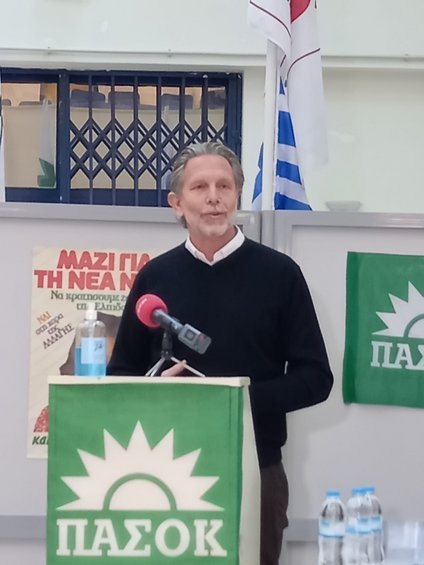 Πολιτικό μνημόσυνο για τη Φώφη Γεννηματά παρουσία συνεργατών, φίλων και του συζύγου της