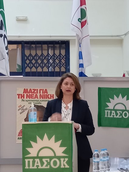 Πολιτικό μνημόσυνο για τη Φώφη Γεννηματά παρουσία συνεργατών, φίλων και του συζύγου της