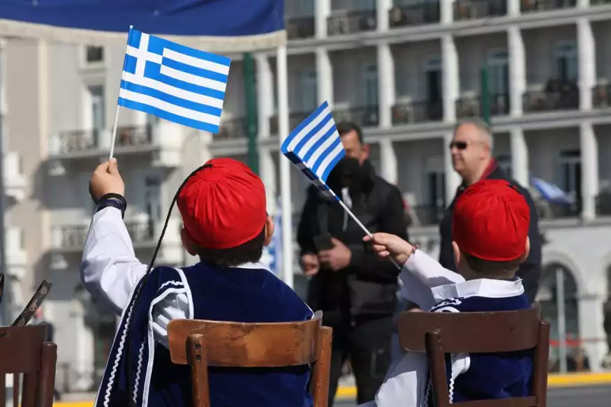 25η Μαρτίου: Δείτε live τη μεγάλη στρατιωτική παρέλαση στο κέντρο της Αθήνας