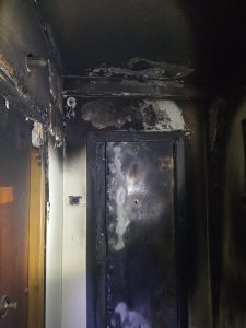 Άδωνις Γεωργιάδης: Οι πρώτες εικόνες από την επίθεση με γκαζάκια στο γραφείο του @AdonisGeorgiadi