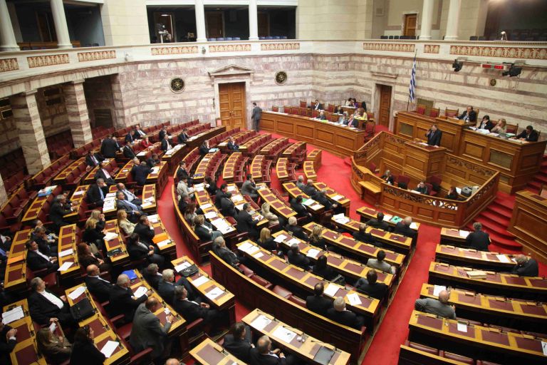 Στριμώχνει την κυβέρνηση ο ΣΥΡΙΖΑ-Π.Σ. για την ισότητα των φύλων