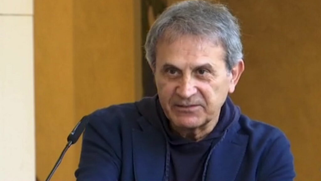 Γιώργος Νταλάρας: «Με την σύζυγο μου τσακωνόμαστε γιατί δεν έχω πολλούς φίλους ούτε εξωστρέφεια»