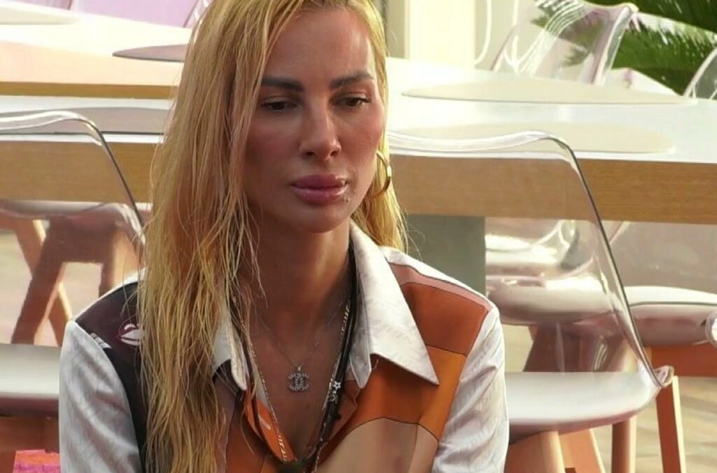 Big Brother: Αποχώρησε οικειοθελώς η Διονυσία Κουκίου