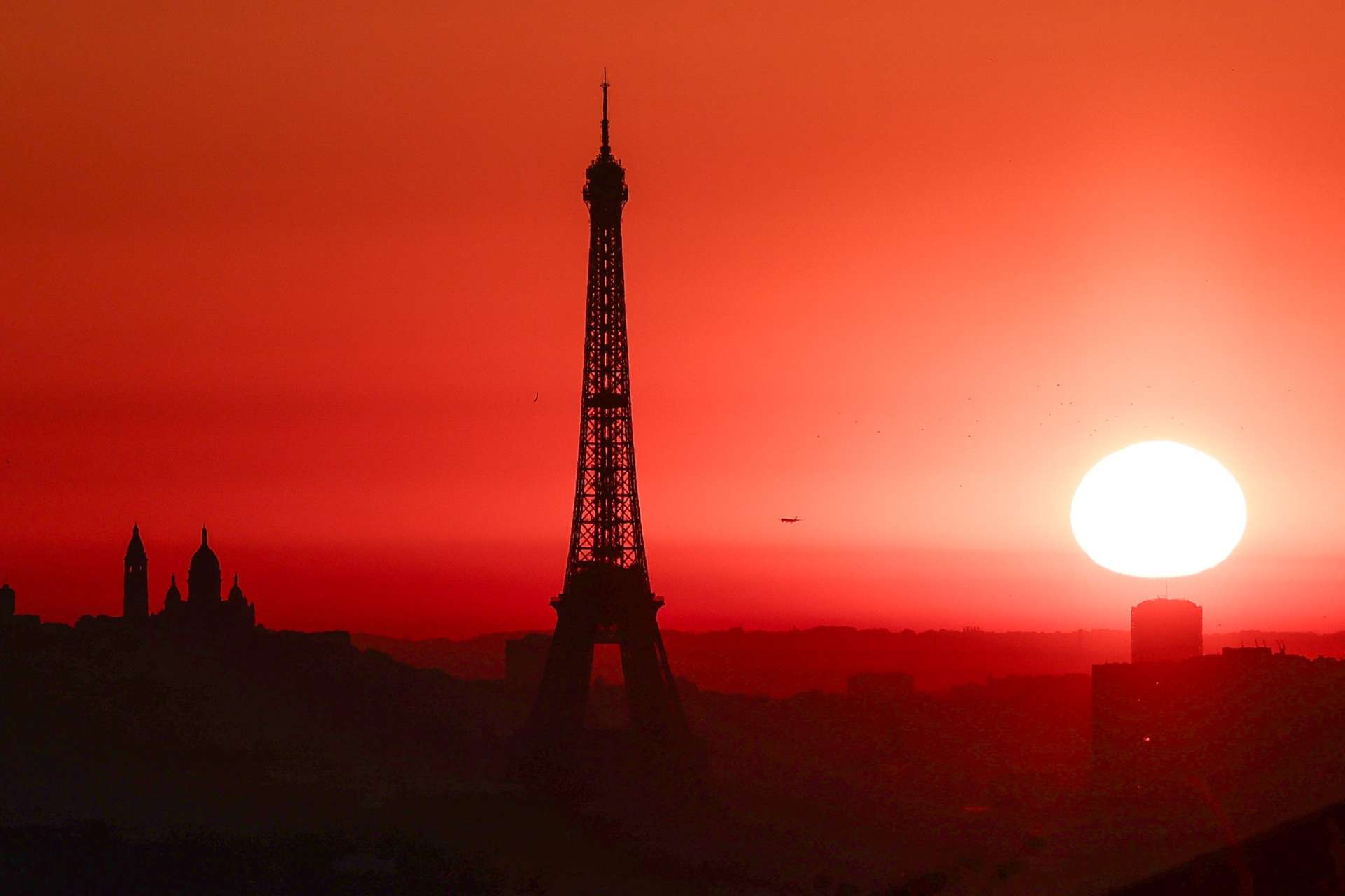 FILES-FRANCE-CLIMATE-WEATHER-HEATWAVE